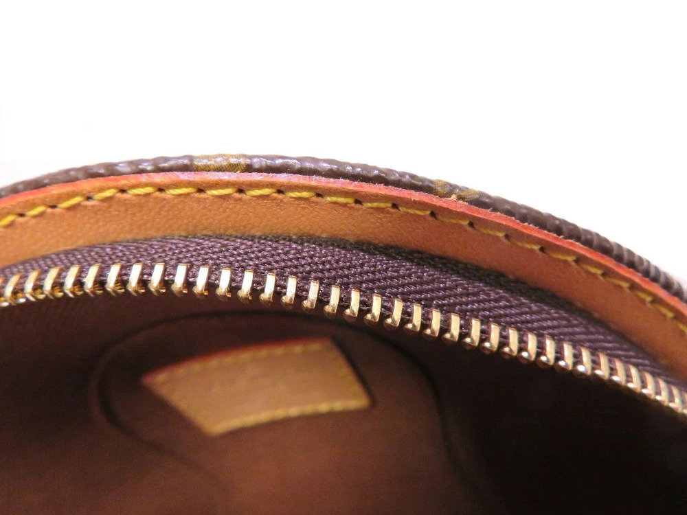 LOUIS VUITTON Accessory Pouch Clutch Ellipse Monogram - Picture 3 of 8